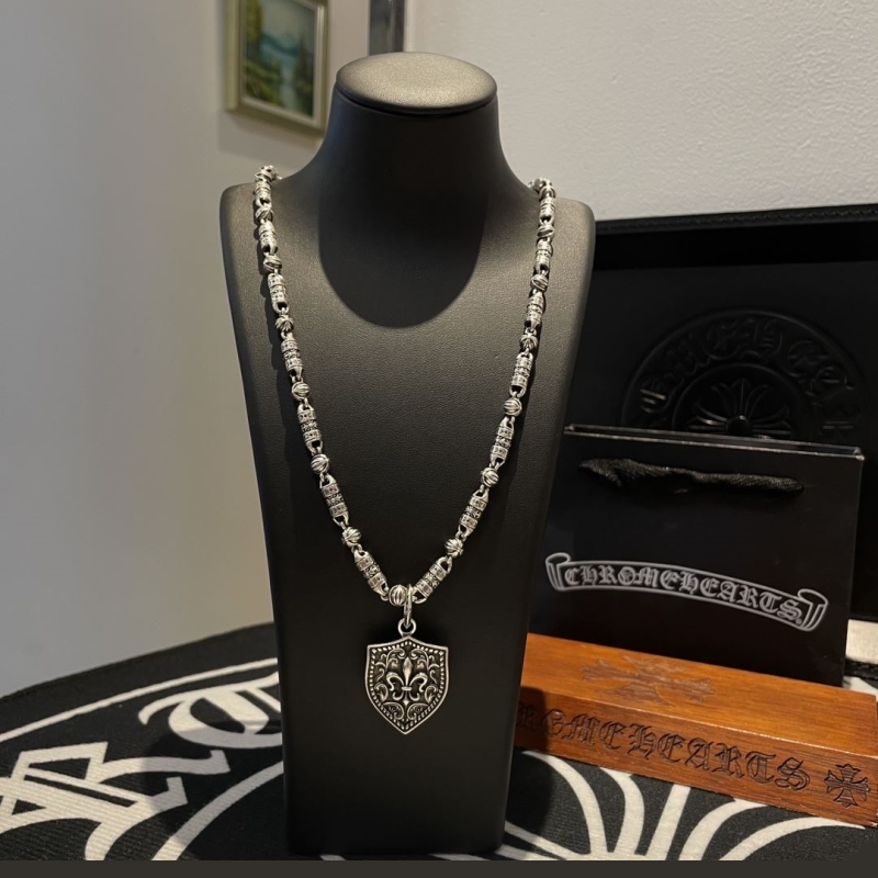 Ch**me He**ts necklaces